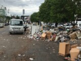 The rubbish pile on the footpath of Douglas Street, looking towards Park Road. (Credit: Ryan Monaghan)